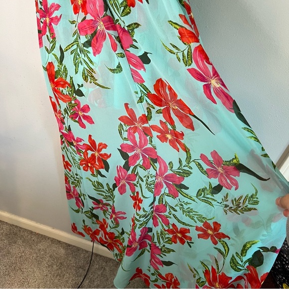 GUESS Women's Uri Floral-Print Walk-Through Romper Coastal Bloom Aqua Print Sz 6 - Picture 14 of 16